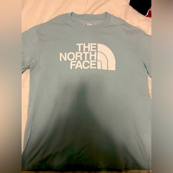 The North Face Relaxed Fit Women’s Medium Lightweight Short Sleeve T-Shirt - Picture 3 of 5
